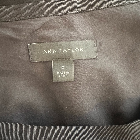 Ann Taylor Y2K Chic Old Money Black and White Flared Polka Dot Skirt (Size 2) - Picture 4 of 5